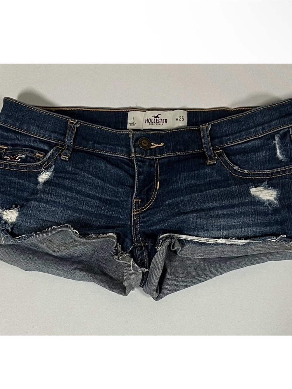 Hollister Blue Faded Distressed Cuffed Low-Rise Jean Denim Shorts Bottoms Size 1